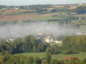 La commune sous le brouillard